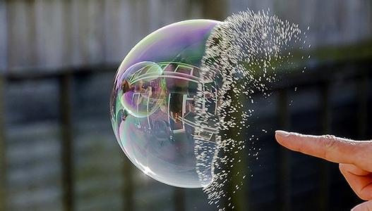 苹果twitter齐下跌 科技泡沫正在破裂?