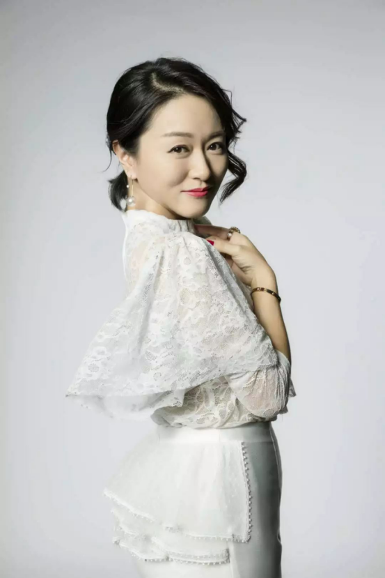 小鹿乱撞出品《当红辣子鸡》 明星与CEO混搭