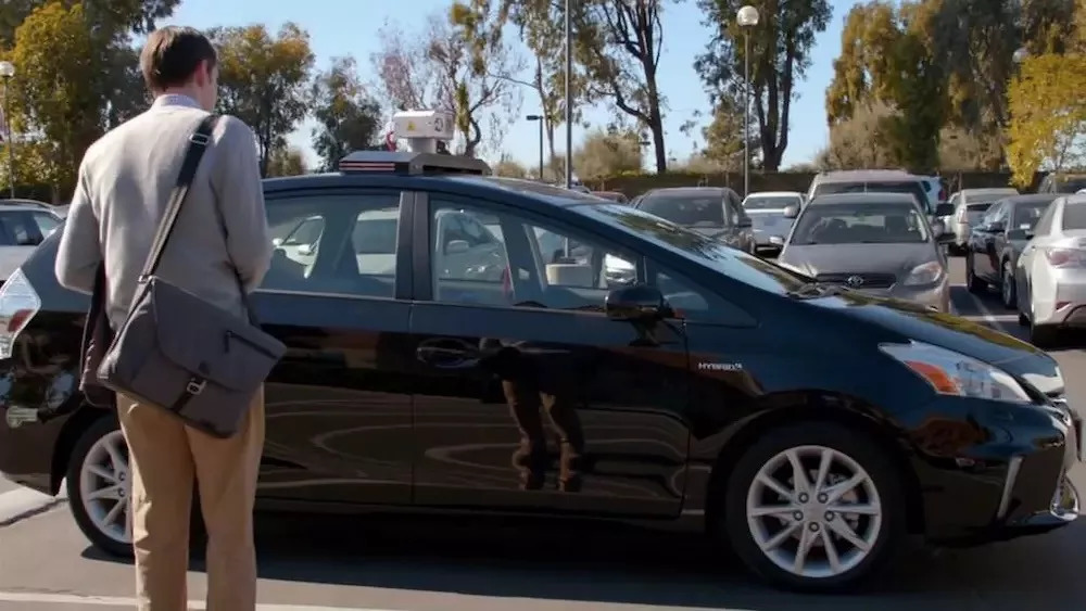 被警察盯上的无人驾驶汽车