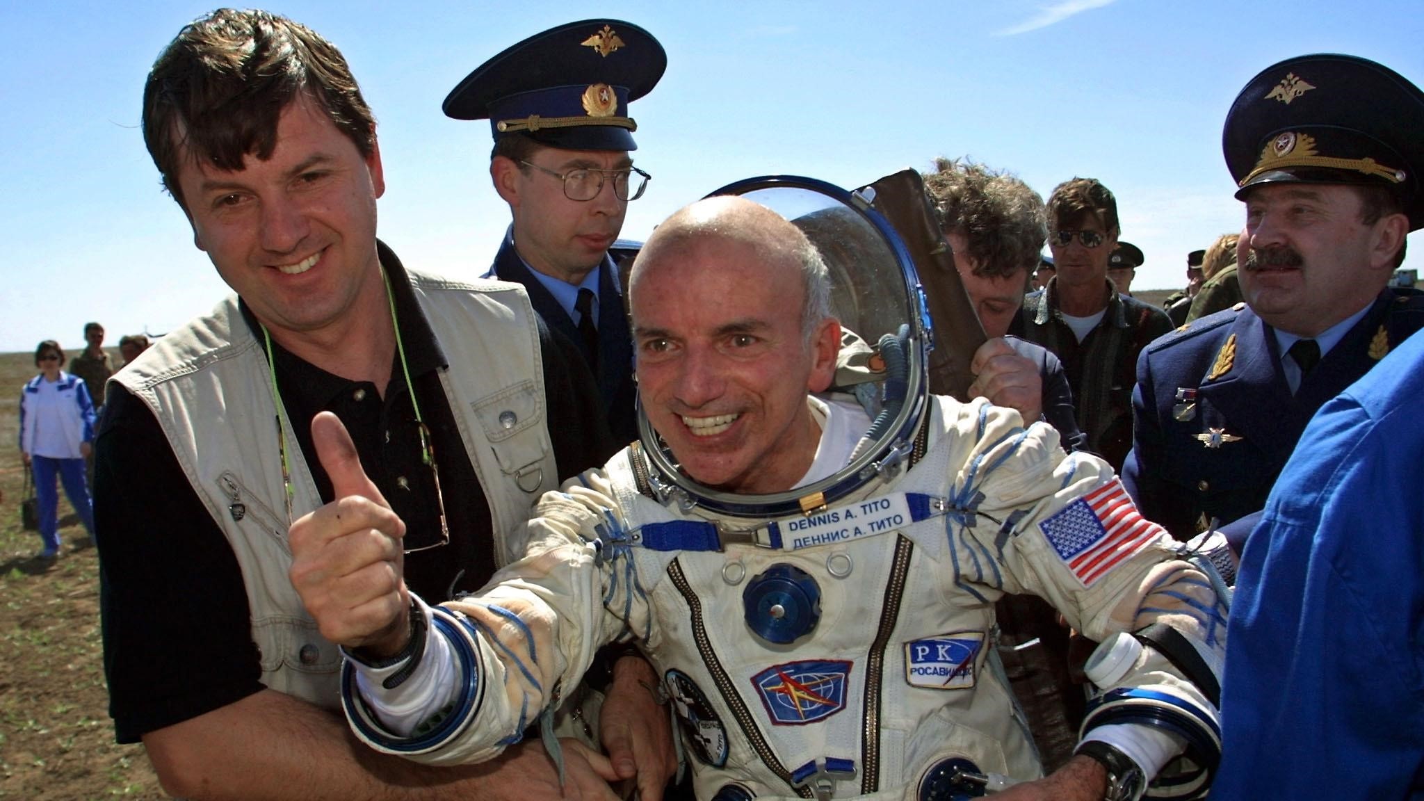 210429144558-dennis-tito-space-flight-1.jpg