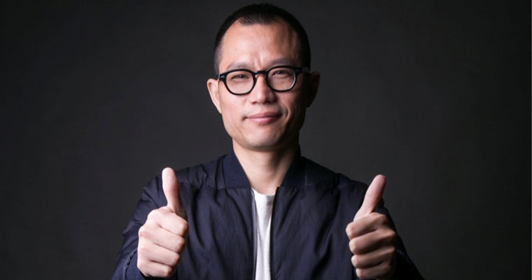 理工科出身的吴又是一个骨灰级文艺青年.