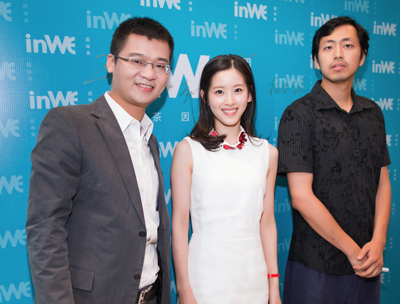 左一为因味茶(inwe)创始人兼ceo 缪钦