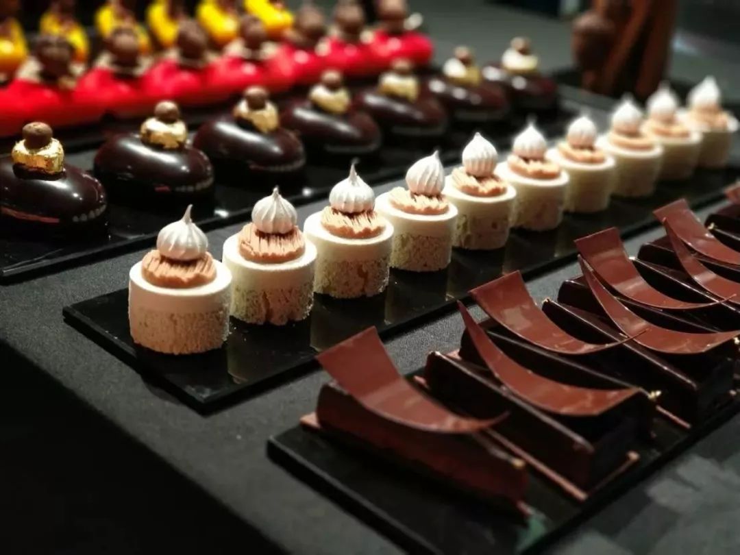 9个篮球场大的超市,日销售额100万元,还让飞天