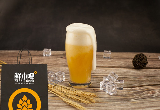 我们创建了鲜小啤新零售啤酒品牌,同时也创建了一个全新的啤酒零售