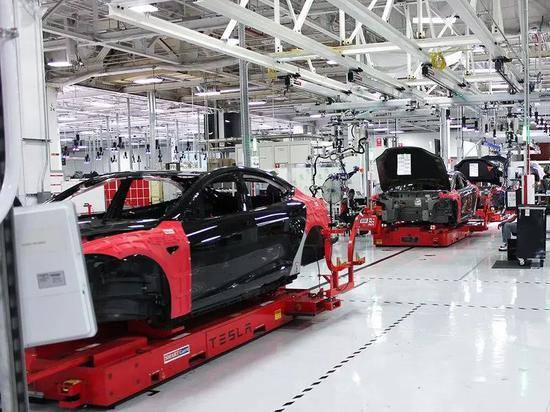 特斯拉工厂 图片来源：Benjamin Zhang/Business Insider