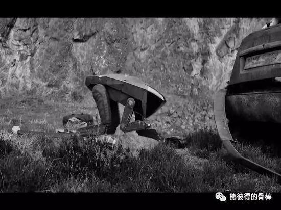 图为机器狗“金属头”（Metal Head）取自《黑镜》第四季第五集《金属脑袋》