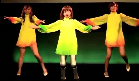 不止是情感脆弱者,男性机器人伴侣正在成为女人的福音 HRP-4C机器人