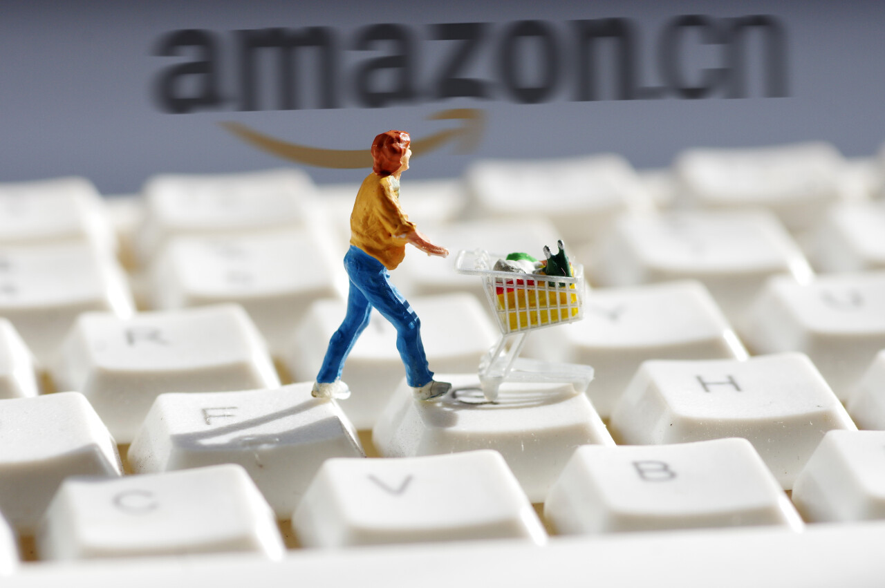 亚马逊战略的知情人士透露,这家电商巨头正考虑将其无人便利店amazon