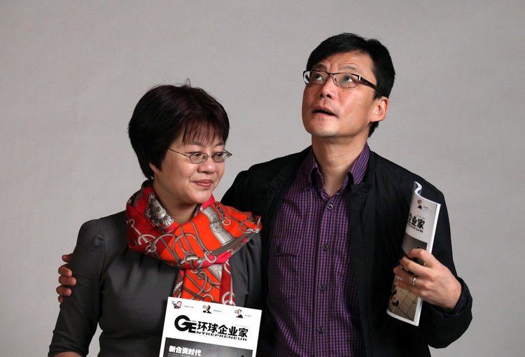 李国庆俞渝夫妻互撕大战揭秘：51信用卡查风波真相曝光，华为5G折叠屏手机震撼上市！一周热点事件回顾