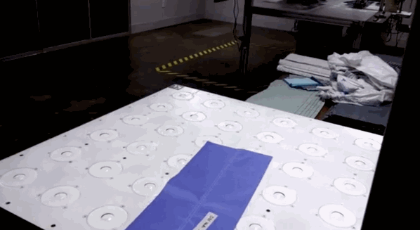 SoftWear实现的缝纫裁衣自动化，展示了现代化工厂的一种可能性。通过技术直接提高成衣端生产效率，降低人力占比。