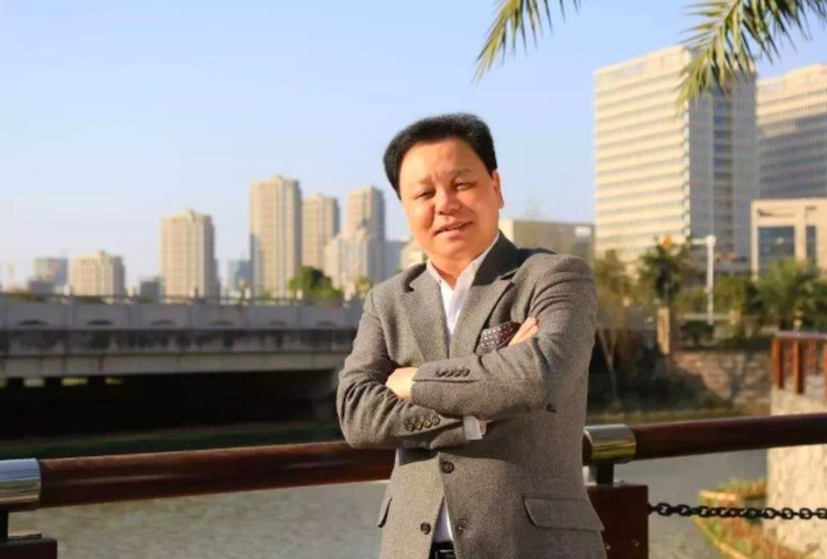 突破投资失败，亿万身家！危机中逆袭，300亿现金如何炼成？