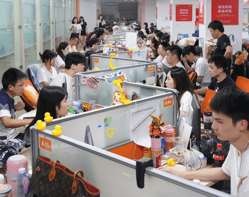 618迎来复工复产小高峰拼多多商家上海仓首周恢复9成官旗备货50万双