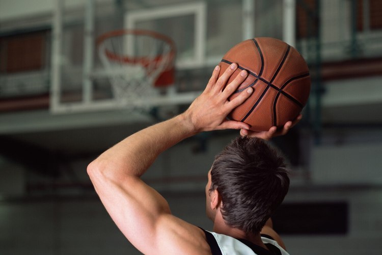 NBA明星签名鞋大战再起，球迷狂热不已