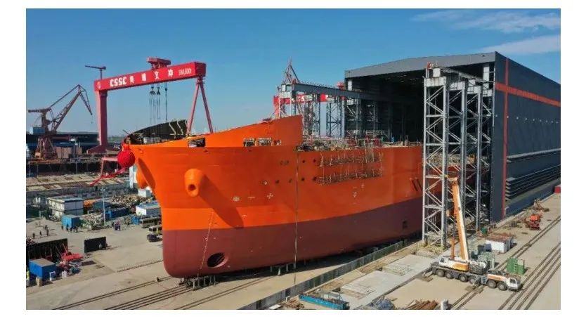 我国首艘面向深海万米的大洋钻探船亮相,设计排水量达 4.2 万吨 图片