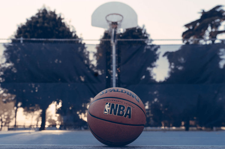 揭秘：NBA如何成为中国互联网巨头之外的“恰饭之王”？