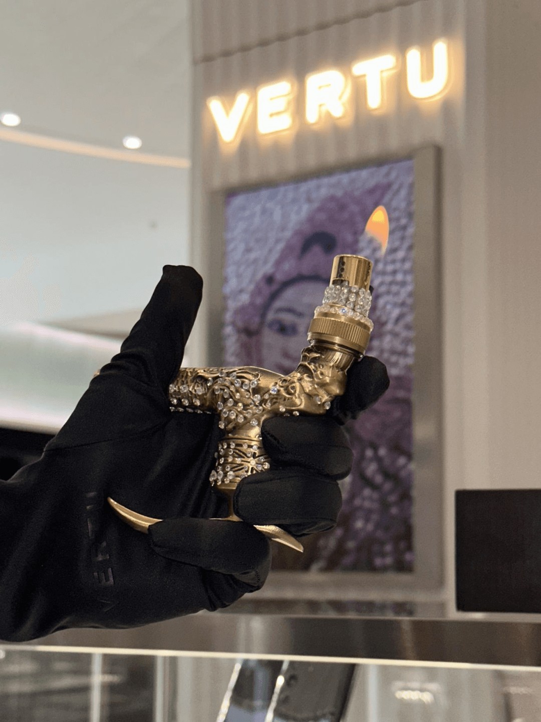 vertu"水龙头打火机"卖两万,手机厂做奢侈品比lv还野! - 创业邦