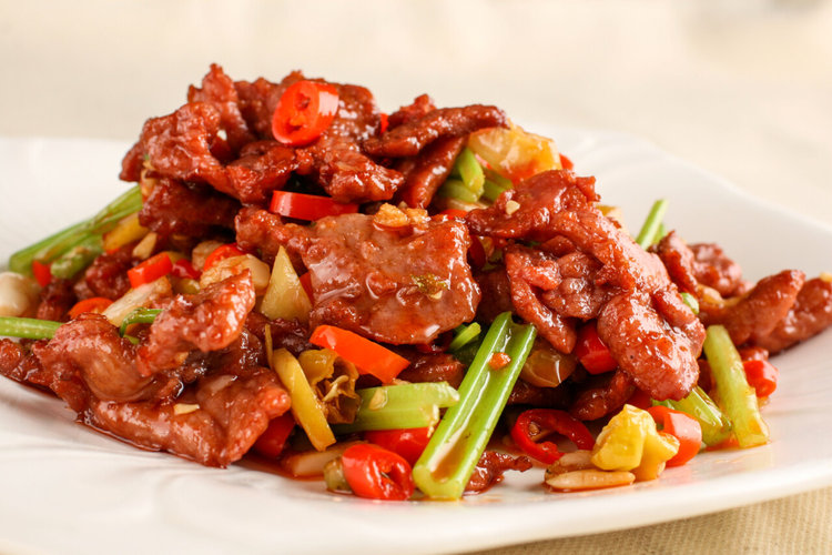 疯狂辣椒炒肉，徜徉在激情味蕾的海洋中