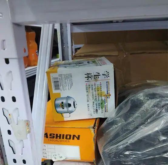图片包含 室内, 桌子, 柜台, 食物 AI 生成的内容可能不正确。