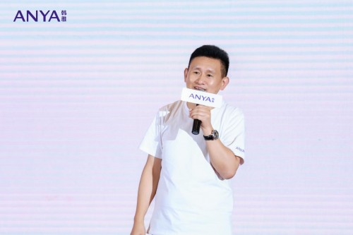 “聚力向上，耀启新程” 第七届韩雅818高功能护肤美妆节盛大启幕