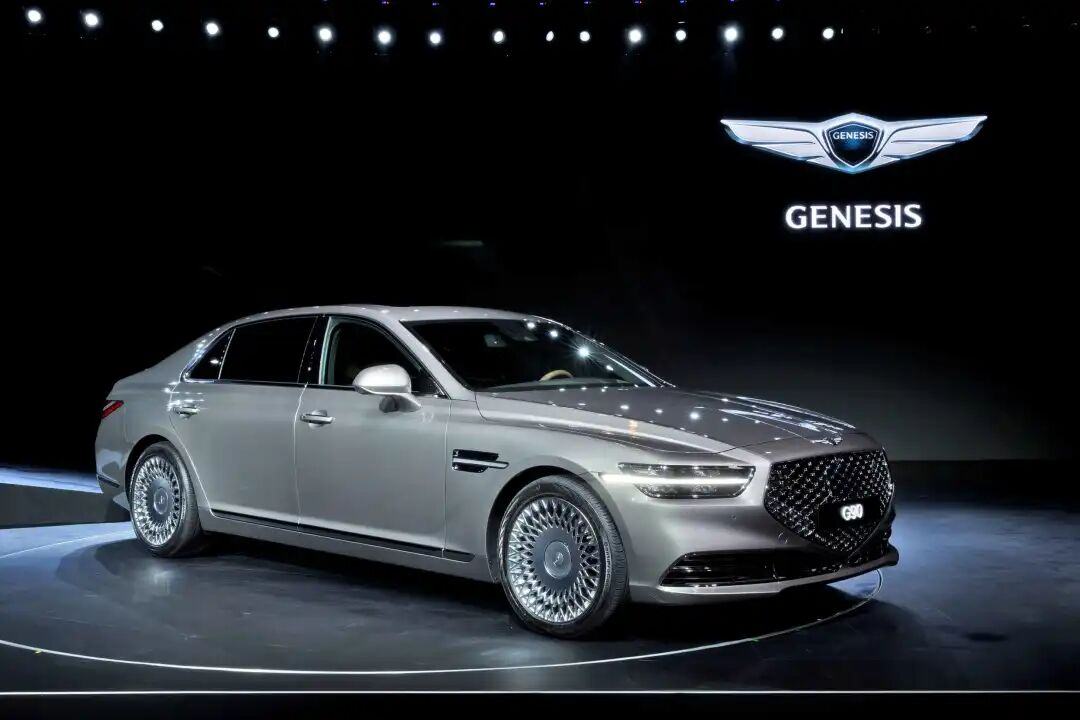 Genesis G90